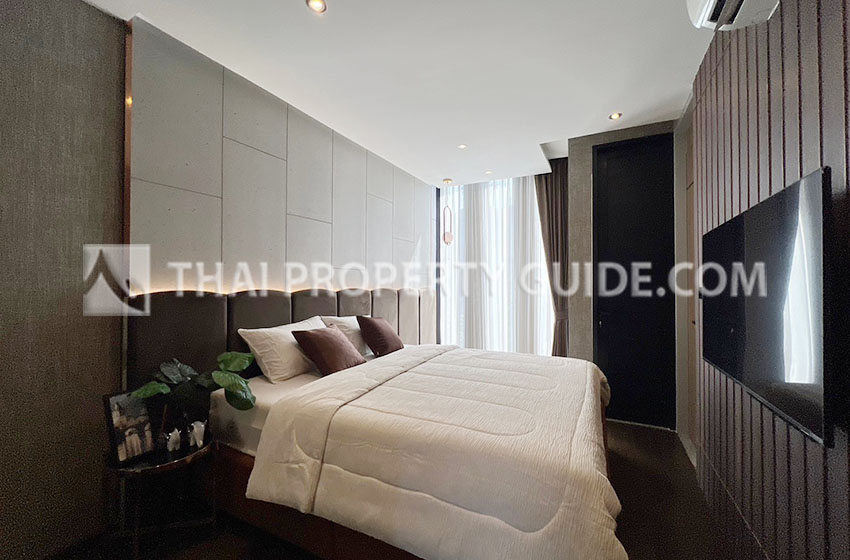 House with Private Pool in Srinakarin 